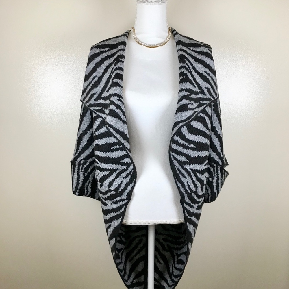50% Off Sale! CHRISTIAN SIRIANO • NWT Cocoon Ruana
